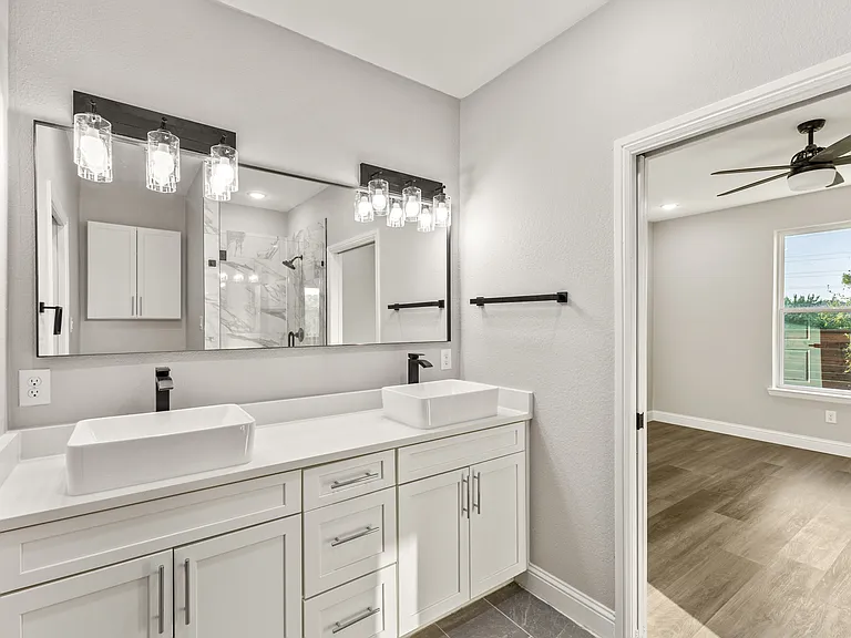 825 Premier Pkwy — Photo 10