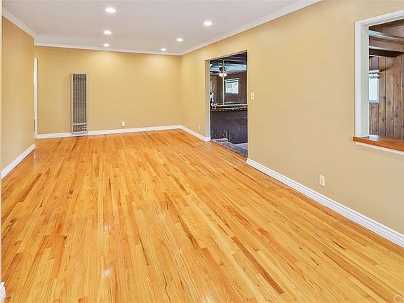 2nd image of 10820 La Serna Dr