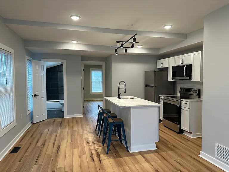 128 Caroline Ave #2 — Photo 41