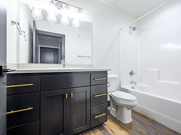 5th image of 601 S Wynooski St #102