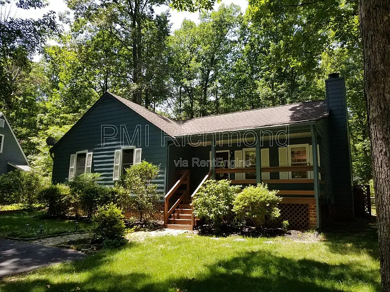 2504 Carriage Creek Ct — Photo 2