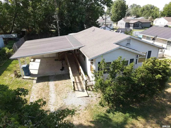 504 W 5th St, Benton, IL 62812