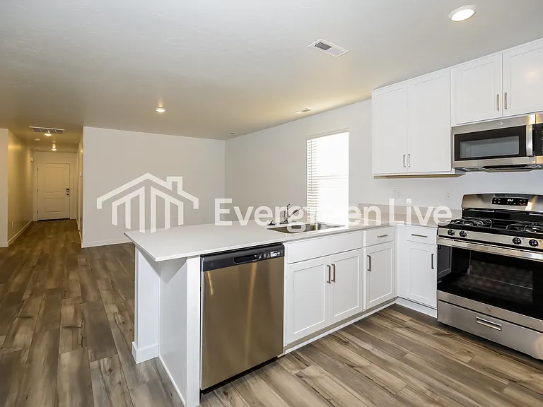 323 Lightening Ave — Photo 5