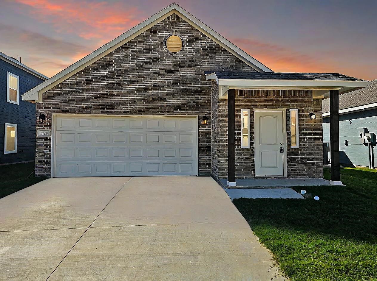 1420 Silver Spruce Ln, Fort Worth, TX 76140 | Zillow