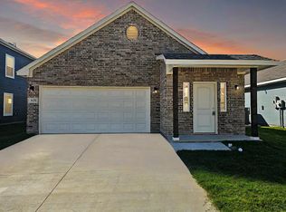 1420 Silver Spruce Ln, Fort Worth, TX 76140
