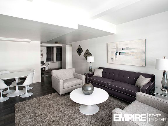 3rd image of 150 W 51st St APT 724