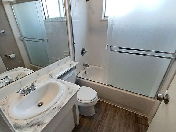 5th image of 2810 F St Unit 2