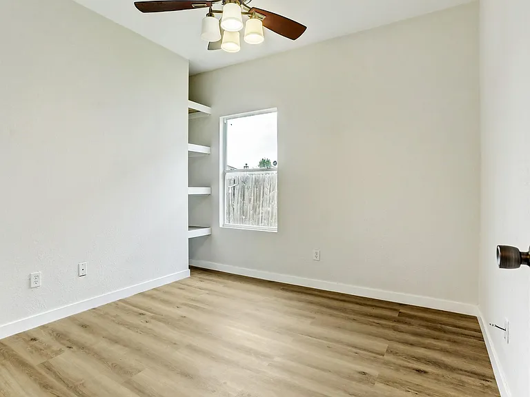 128 Almquist St — Photo 21