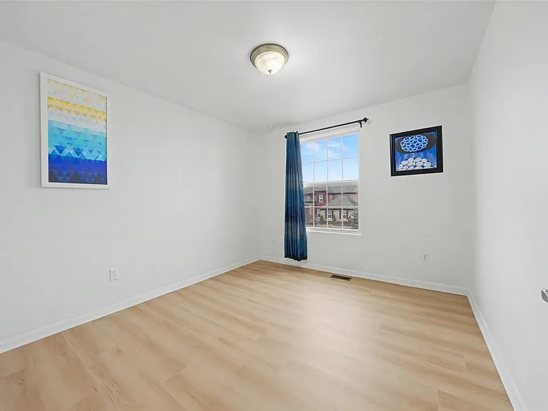 49184 Gracechurch Rd — Photo 33