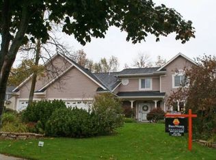 N54W7268 Cider Mill Ct, Cedarburg, WI 53012