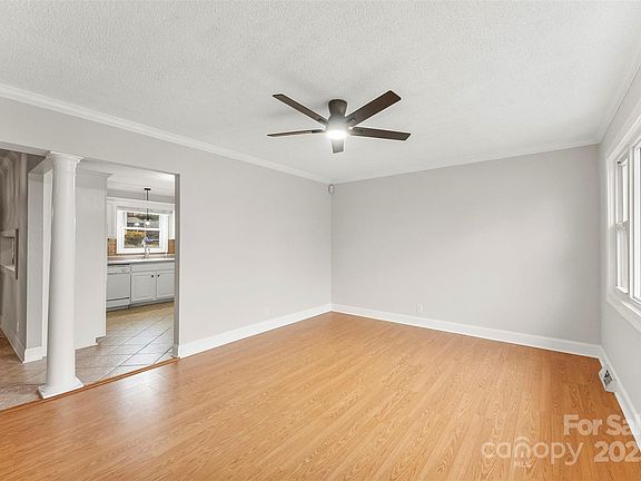 4th image of 2615 Sherry Ln