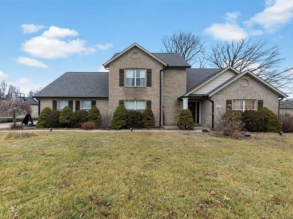 1st image of 1916 Greenbrier Dr