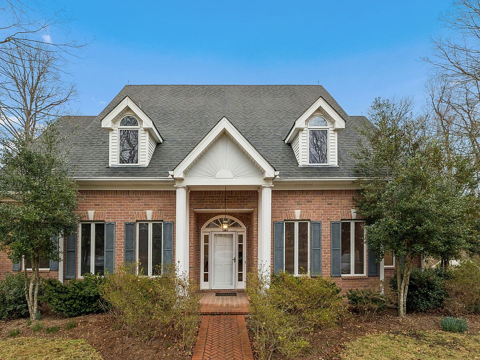 1st image of 1010 Street Rd