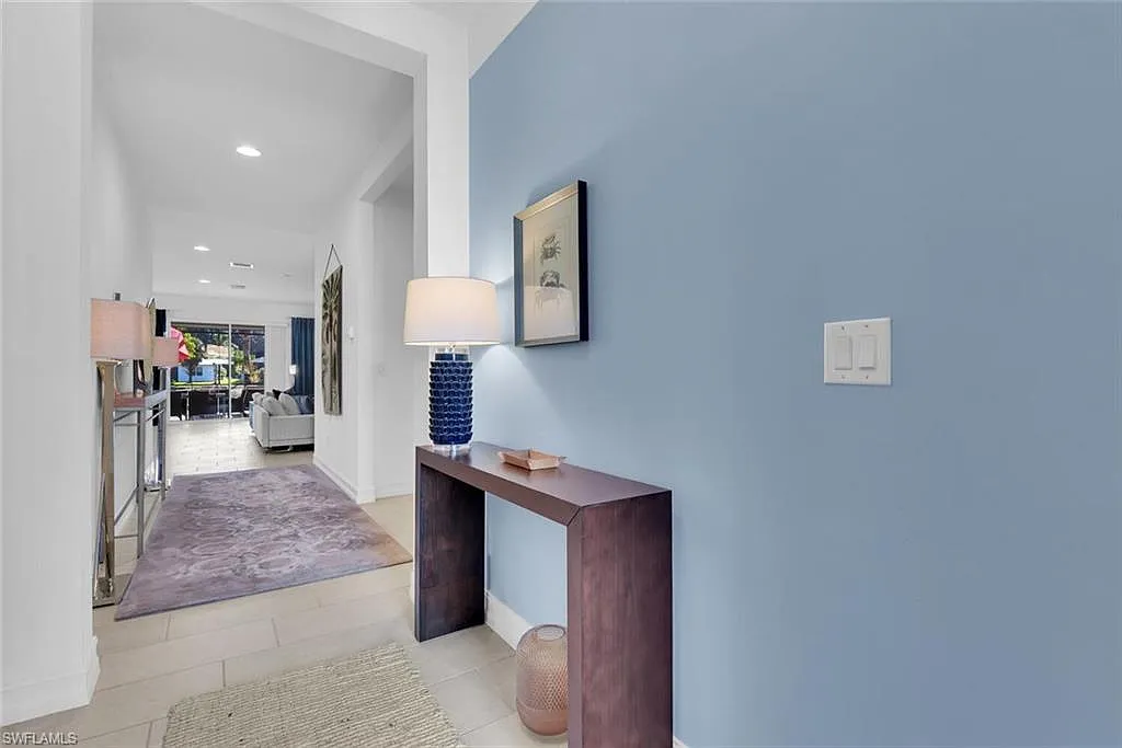 3 bed, 2.0 bath, 2034 sqft, $7,000 — Photo 4