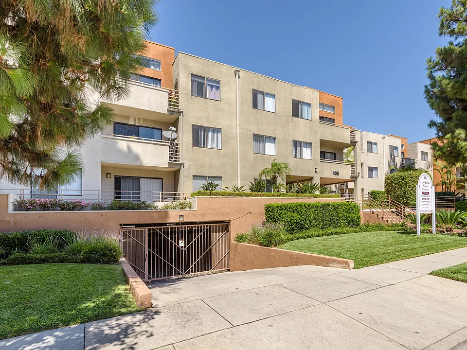 Hawthorne Apartments