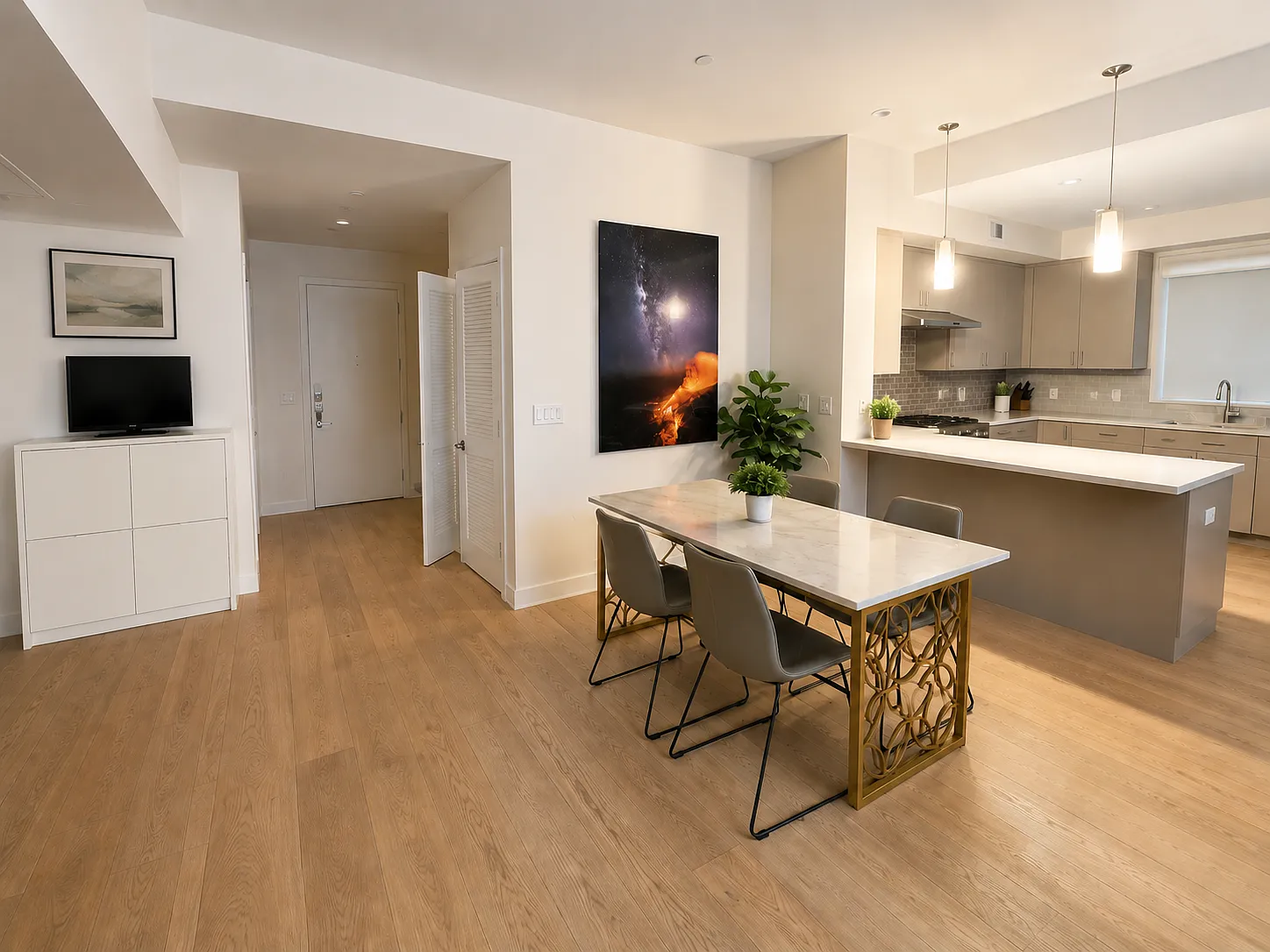 2 bed, 2.5 bath, 1700 sqft, $5,900 — Photo 3