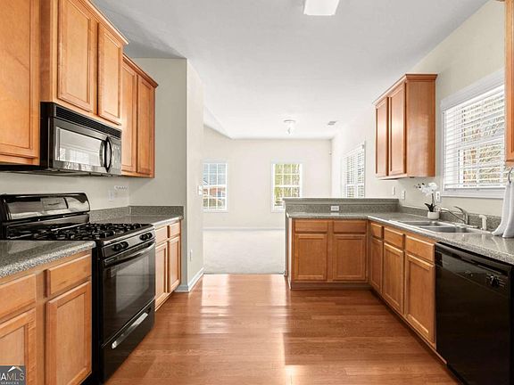 5th image of 3361 Raes Creek Rd #8