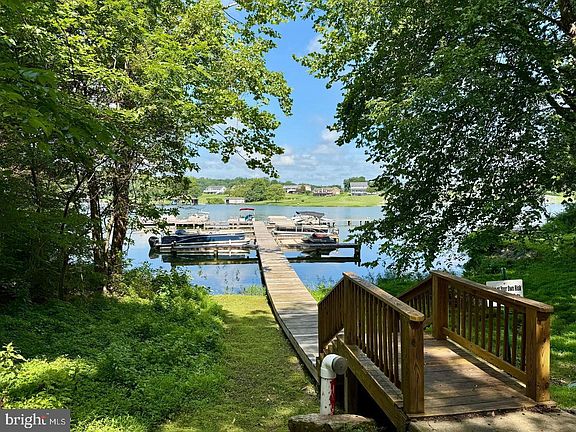 5th image of 6715 Water View Ln