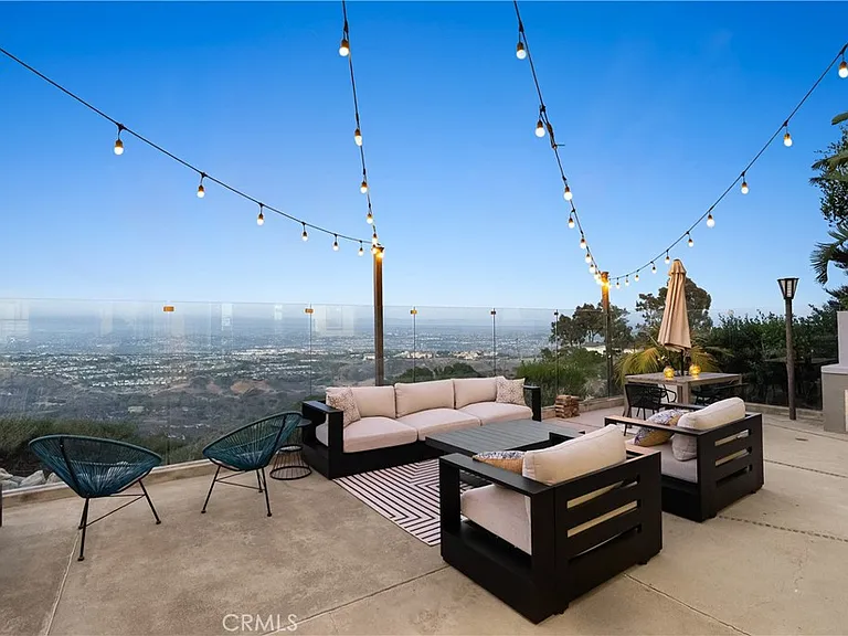 3230 Tyrol Dr — Photo 5