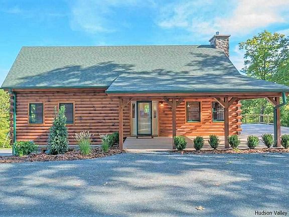 3rd image of 155 Larosa Ln