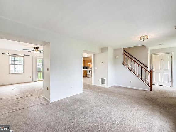 4th image of 5560 Franklin Blvd