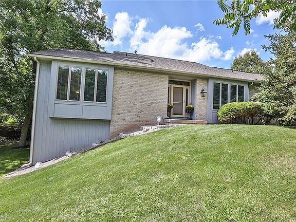 2nd image of 87 Tobey Ct