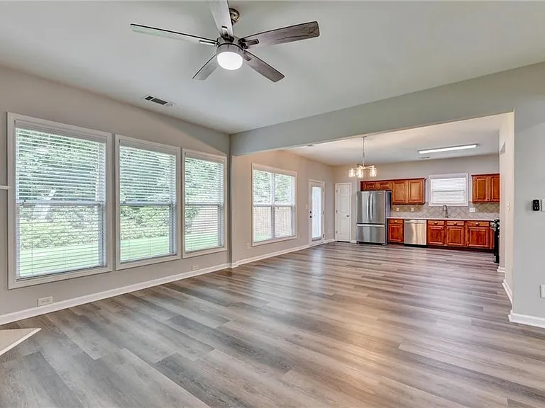 2208 Staunton Dr — Photo 11