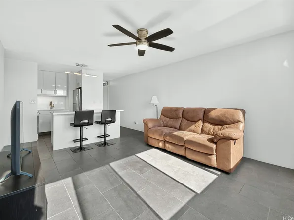 2421 Ala Wai Blvd Ph 2, Honolulu, HI 96815