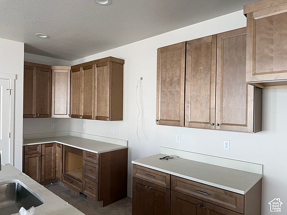 5th image of 3675 S Clipper Hill Rd #305