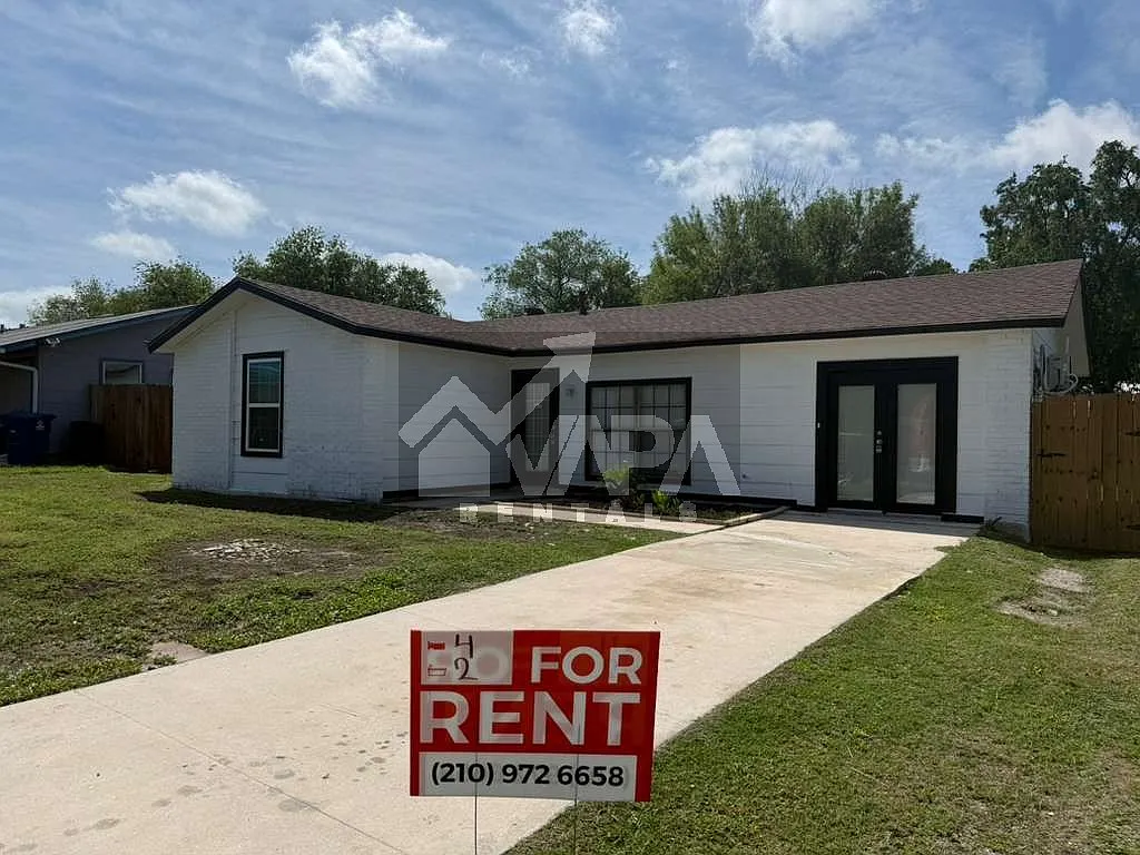 4 bed, 2014 sqft, $2,300 — Photo 2