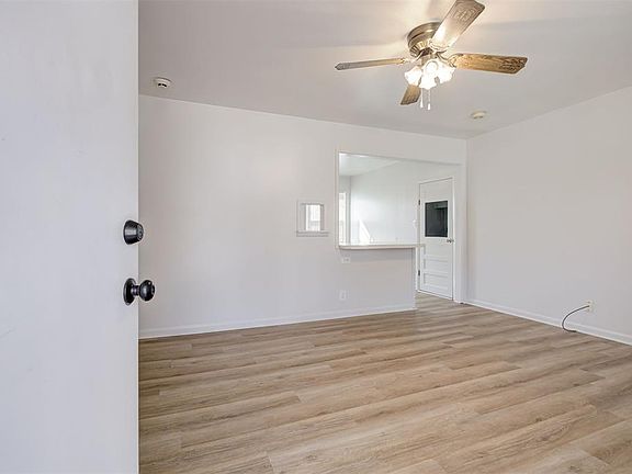 4th image of 1225 Carol Dr