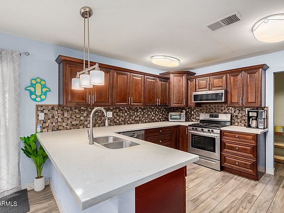 5th image of 7214 N 35th Ave