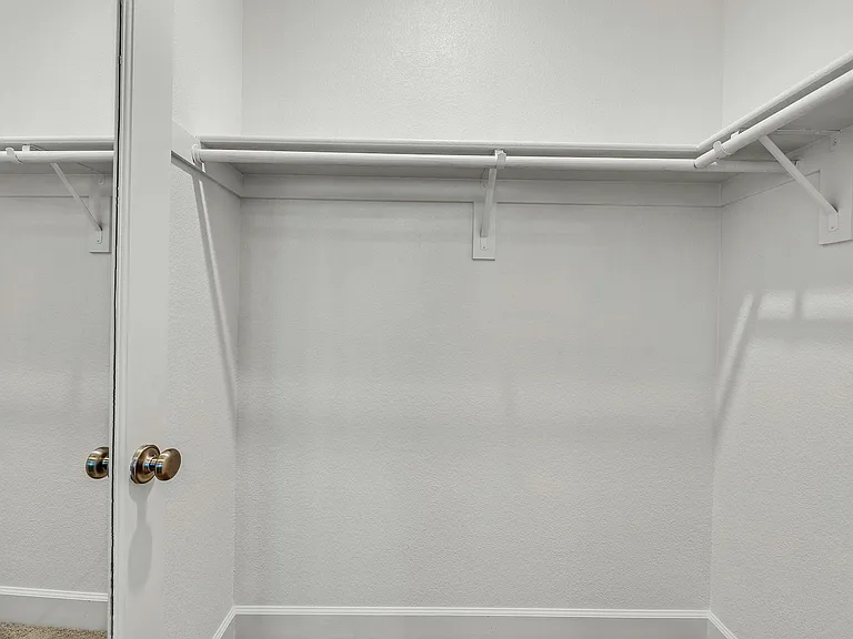 210 Stratus Cmn — Photo 17
