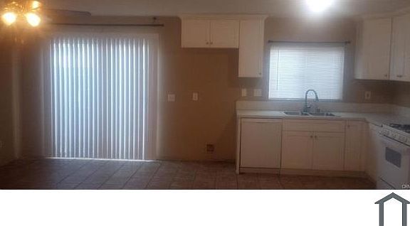 3rd image of 1251 Palisades St