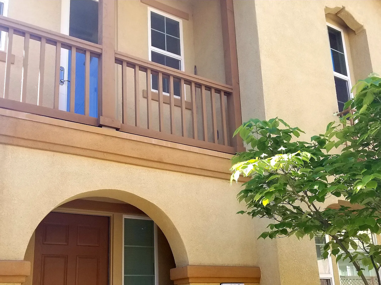 882 Bullion Ln — Photo 2