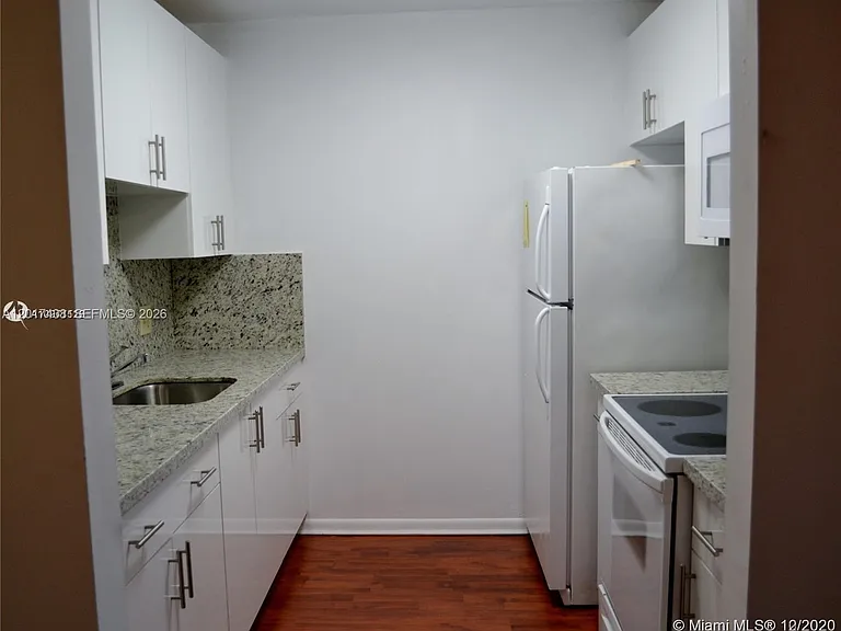 101 SW 132nd Way #415J — Photo 9