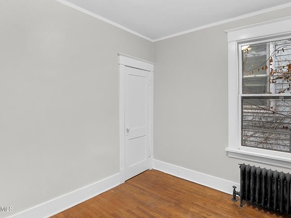 4th image of 244 Morris St Floor 2