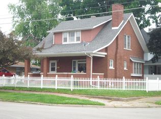 62 W Pine St, Canton, IL 61520