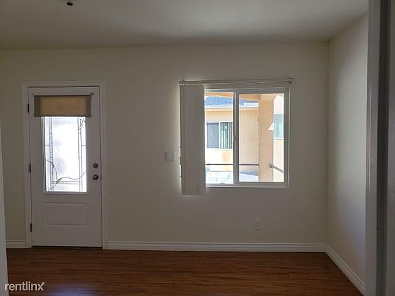 3rd image of 469 N Marengo Ave