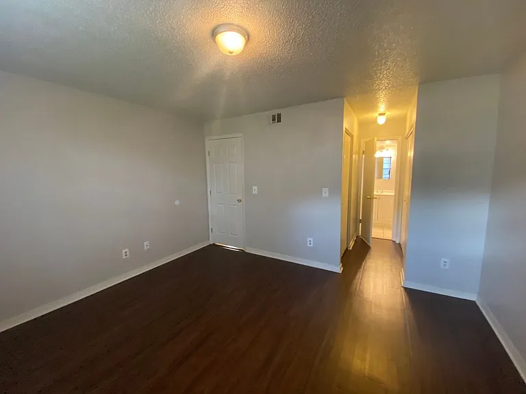 469 Crabapple Ct #B — Photo 10
