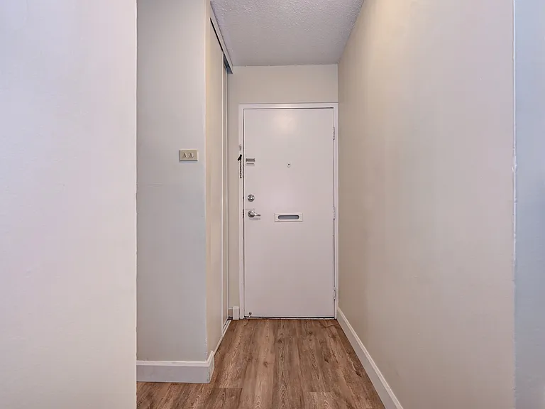 6 Willow Rd — Photo 5