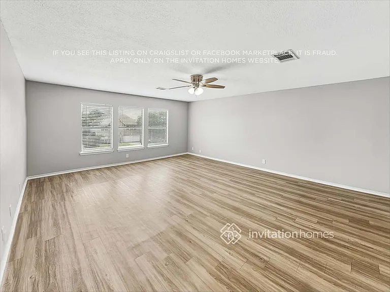 1405 Comfort St — Photo 14