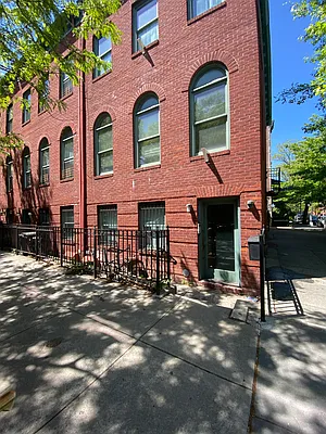 Rented by CMV Realty Inc. | media 32