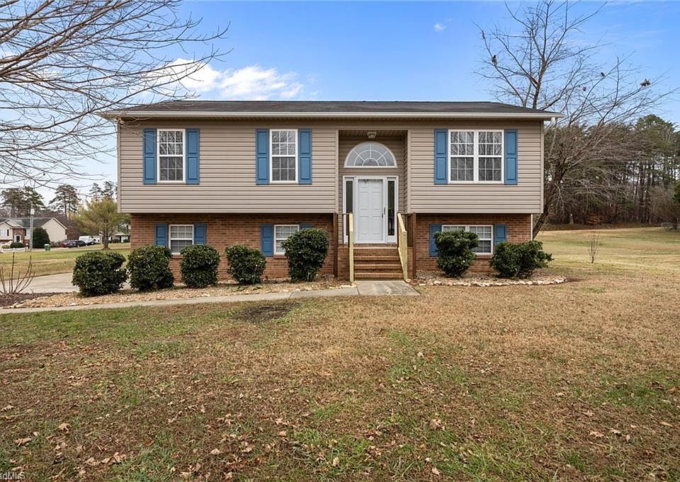 1st image of 120 Rockwell Place Ct