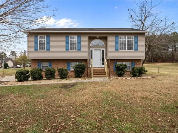 120 Rockwell Place Ct, Tobaccoville, NC 27050