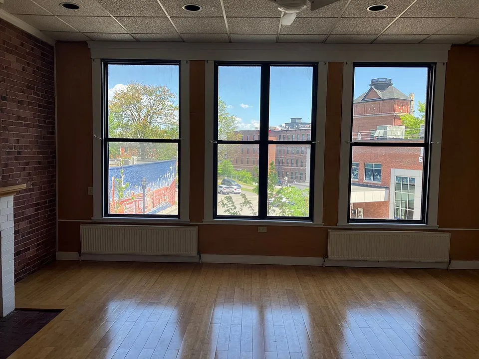 215 Main St