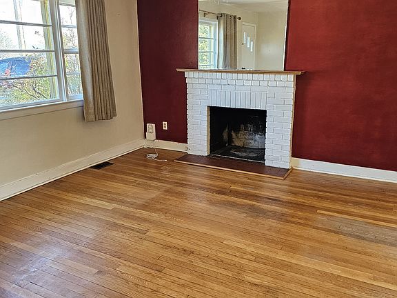 2nd image of 177 Skyview Cir