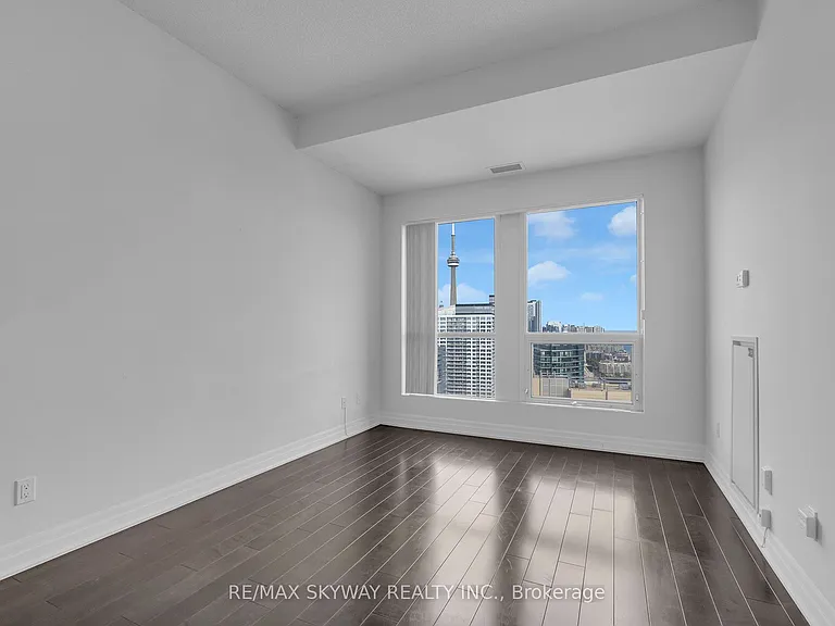 628 Fleet St #LPH03 — Photo 18