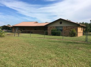 213 Spurgeon Ln, Leesville, LA 71446