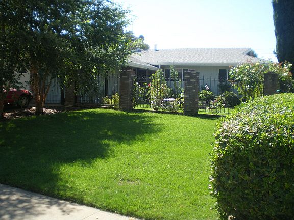 2nd image of 3241 Rosemont Dr